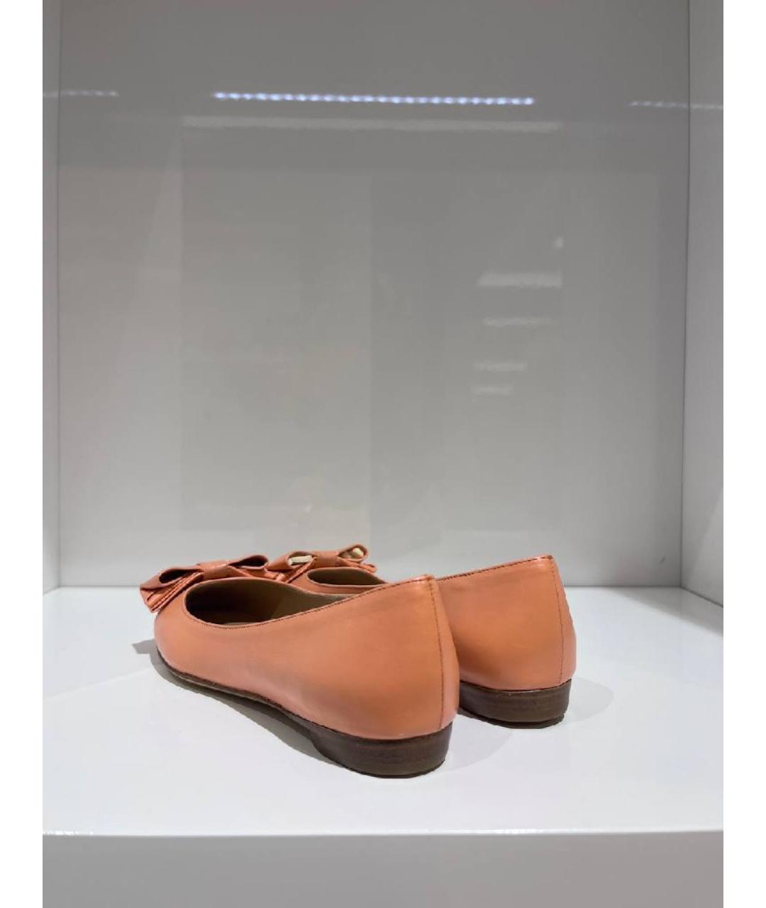 FERRAGAMO Бежевые балетки, фото 2