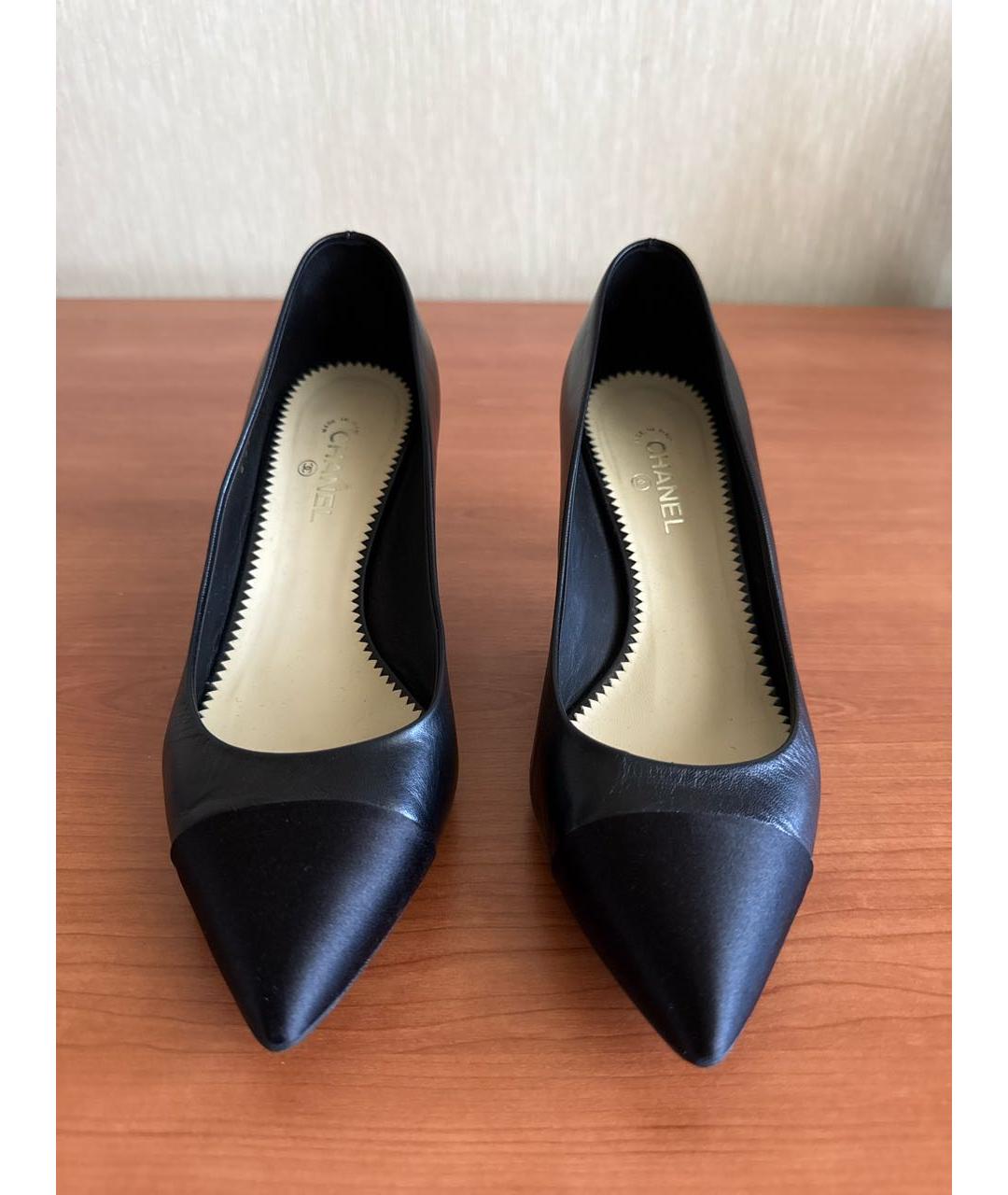 CHANEL Черные кожаные лодочки на низком каблуке, фото 2
