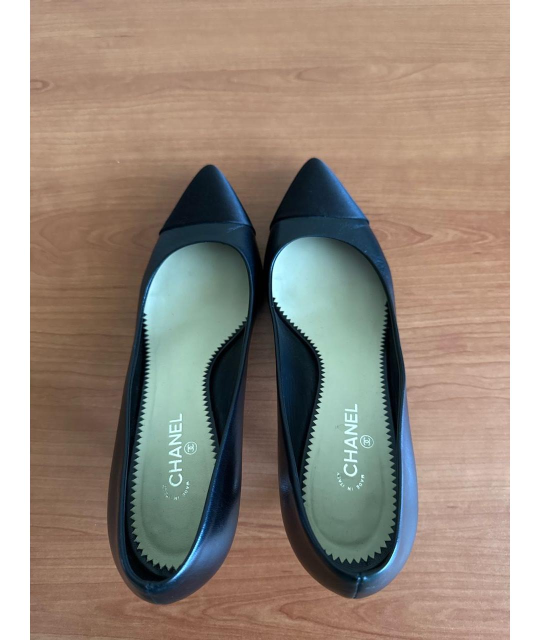 CHANEL Черные кожаные лодочки на низком каблуке, фото 3