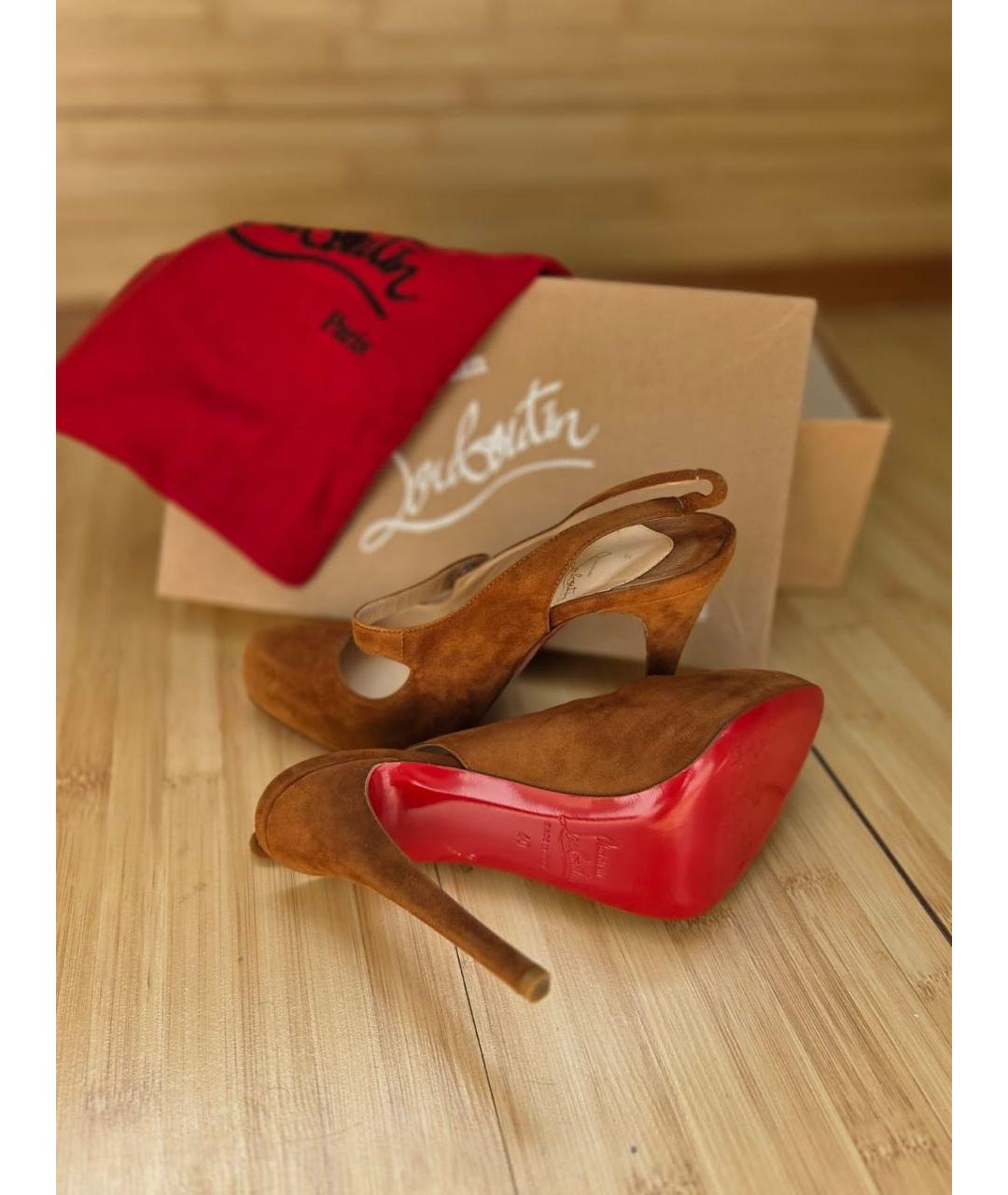CHRISTIAN LOUBOUTIN Бежевые замшевые туфли, фото 4