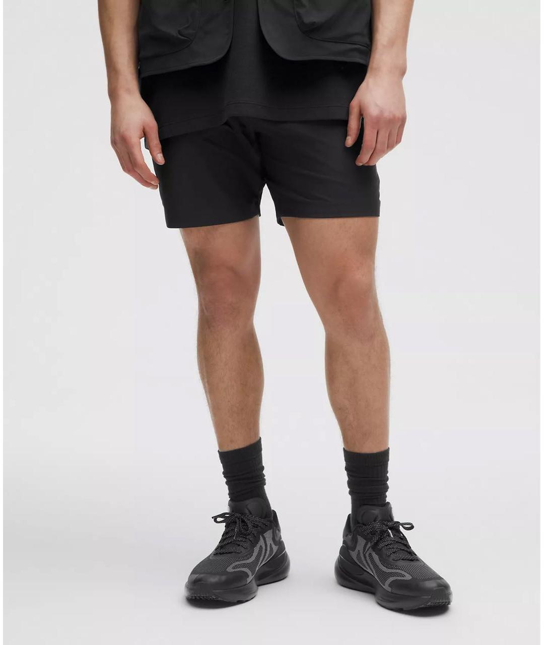 Lululemon Черные полиэстеровые шорты, фото 2