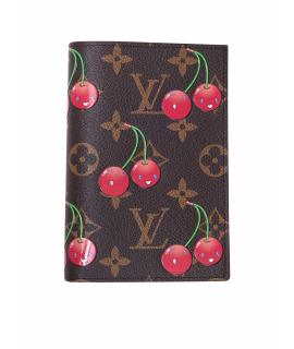 LOUIS VUITTON Обложка/футляр