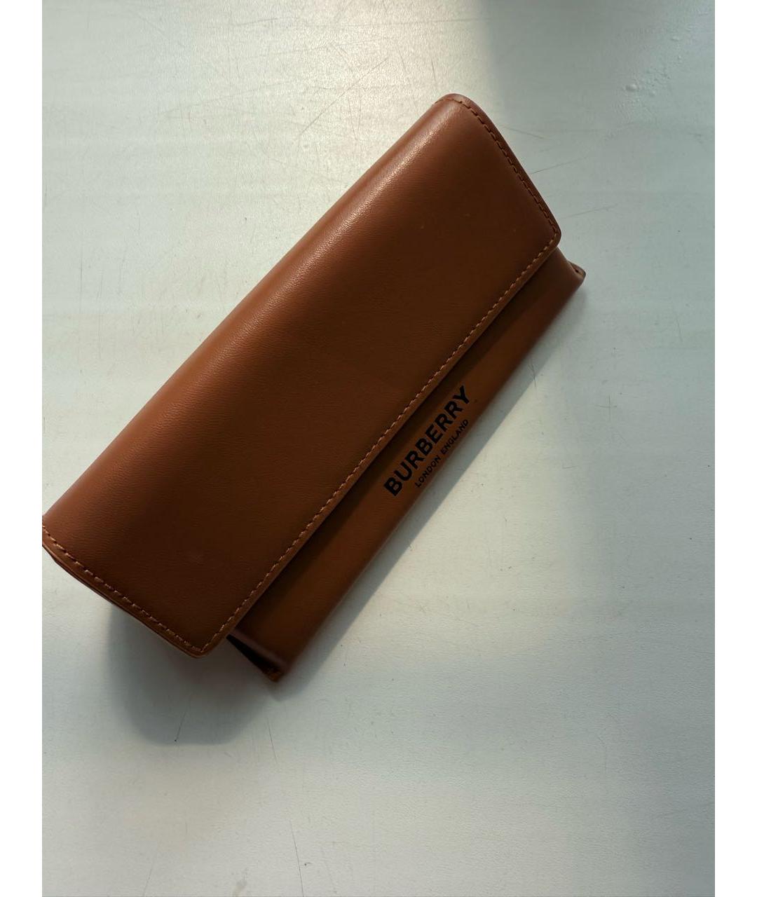 BURBERRY Черные пластиковые солнцезащитные очки, фото 4