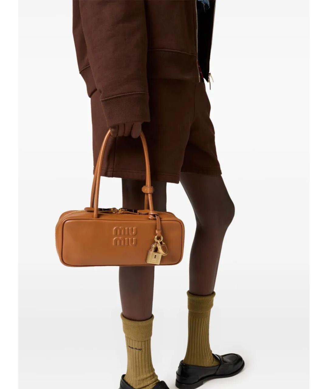 MIU MIU Коричневая кожаная сумка с короткими ручками, фото 2