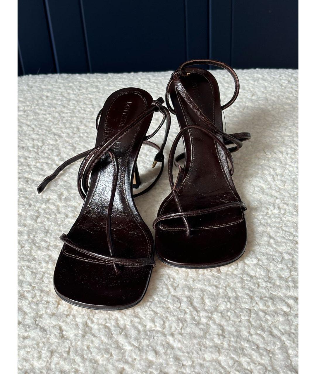 BOTTEGA VENETA Коричневые кожаные босоножки, фото 2