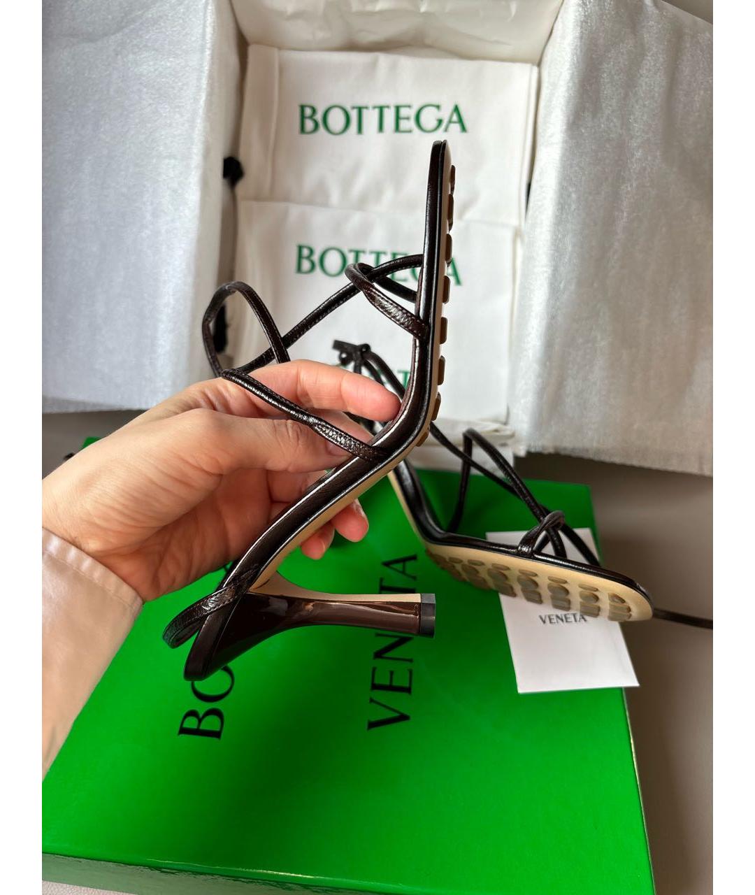 BOTTEGA VENETA Коричневые кожаные босоножки, фото 7