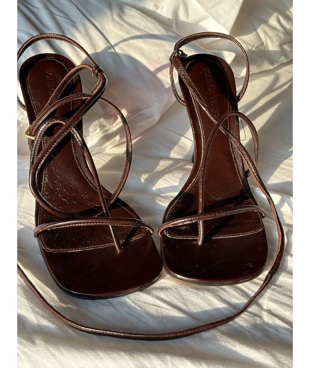 BOTTEGA VENETA Коричневые кожаные босоножки, фото 8