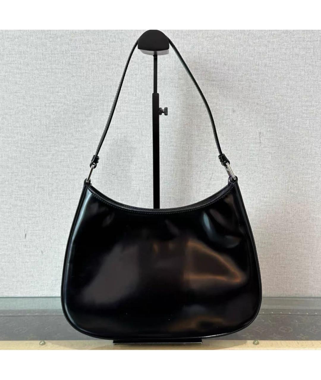 PRADA Черная сумка через плечо из лакированной кожи, фото 3