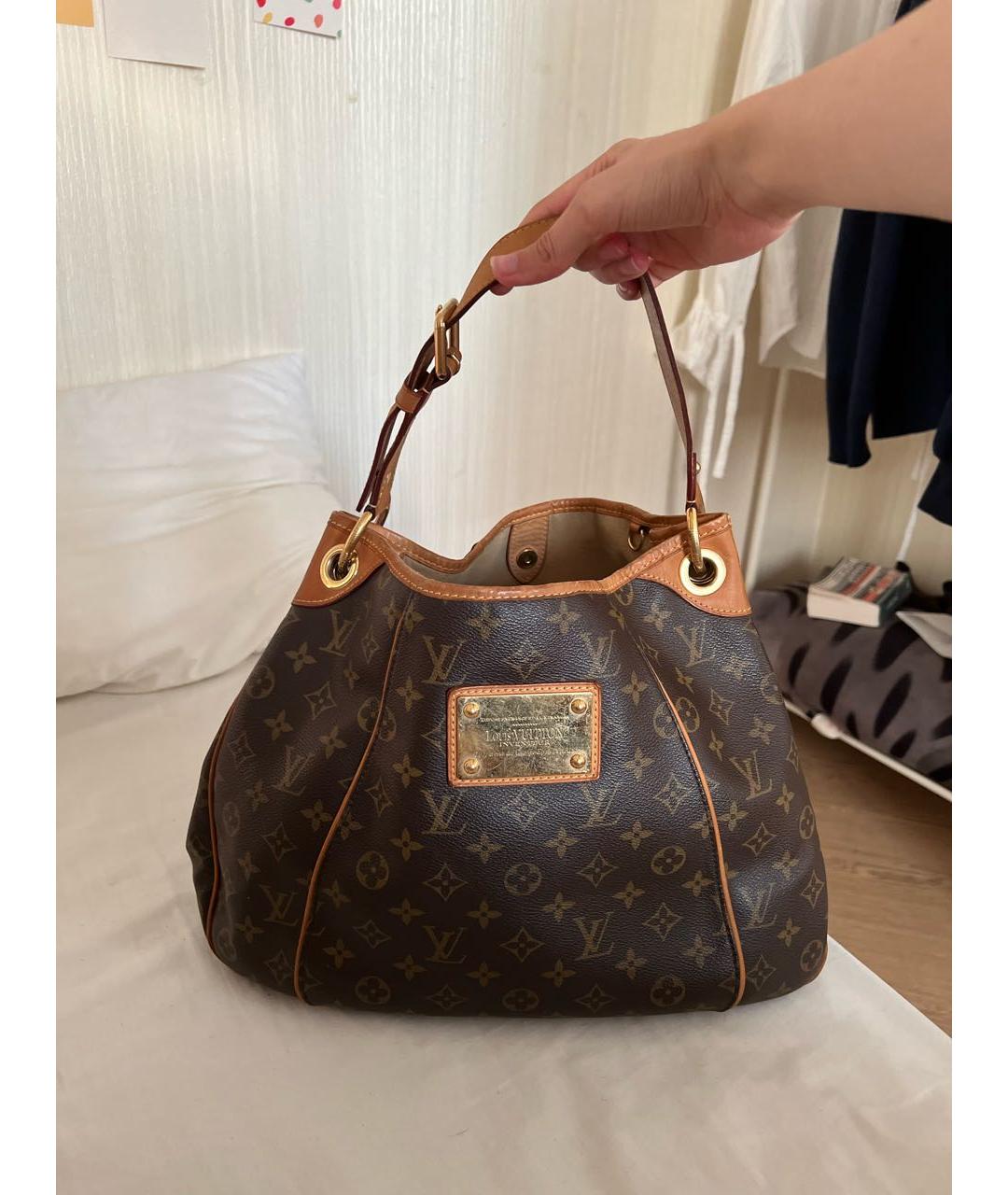 LOUIS VUITTON Коричневая кожаная сумка через плечо, фото 9