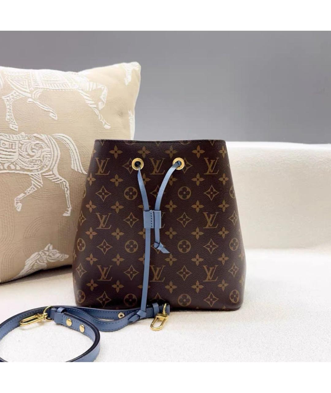 LOUIS VUITTON Голубая кожаная сумка тоут, фото 9
