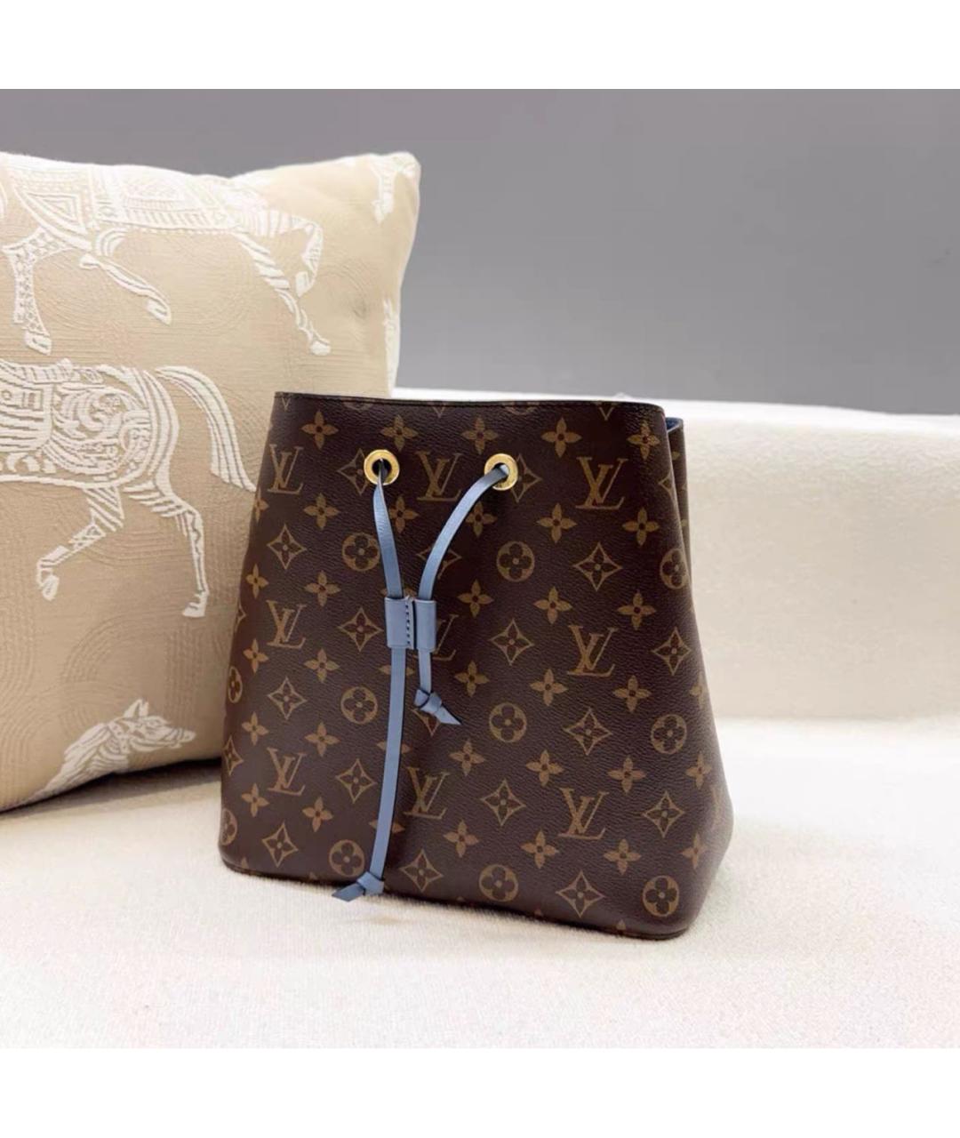 LOUIS VUITTON Голубая кожаная сумка тоут, фото 4