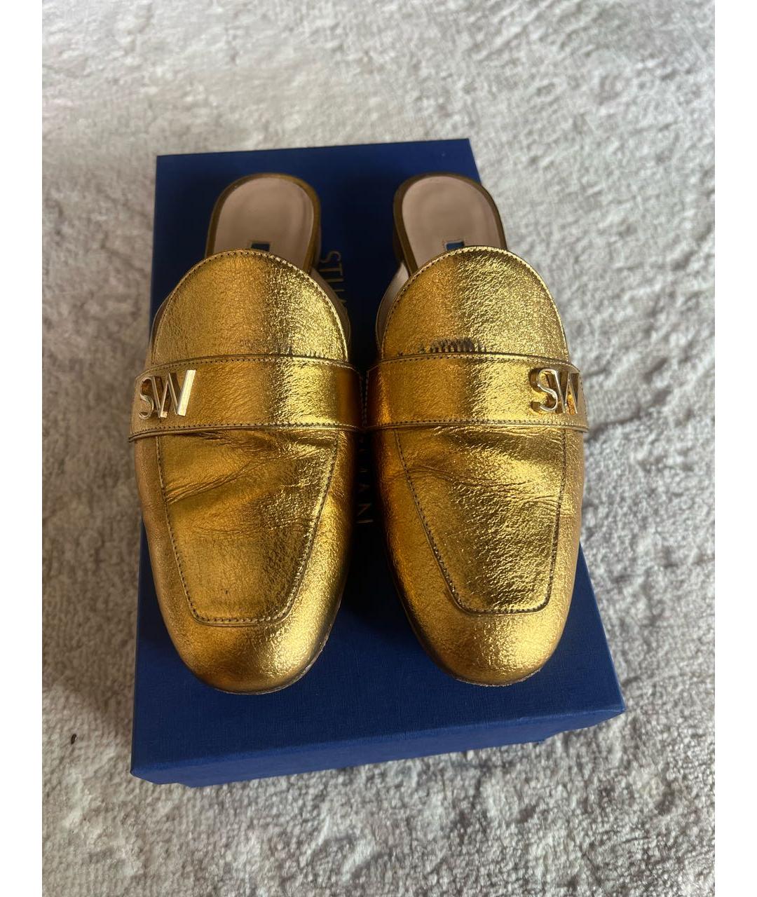 STUART WEITZMAN Золотые кожаные мюли, фото 2