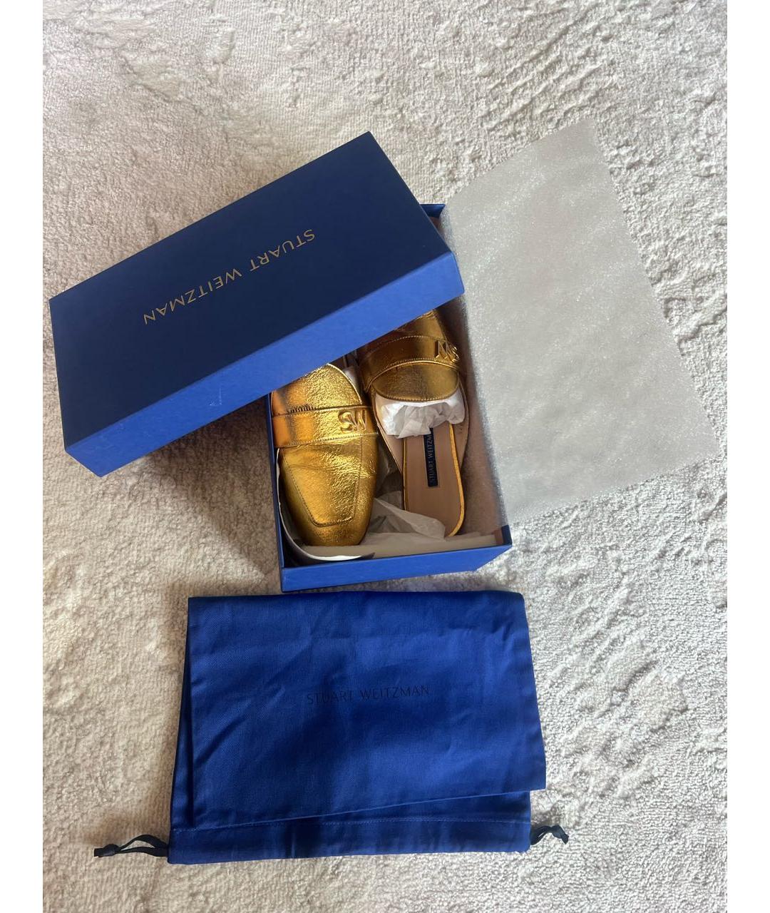 STUART WEITZMAN Золотые кожаные мюли, фото 6