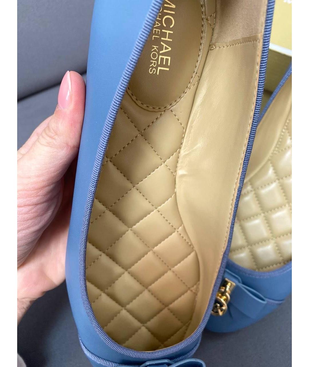 MICHAEL KORS Голубые балетки из искусственной кожи, фото 3