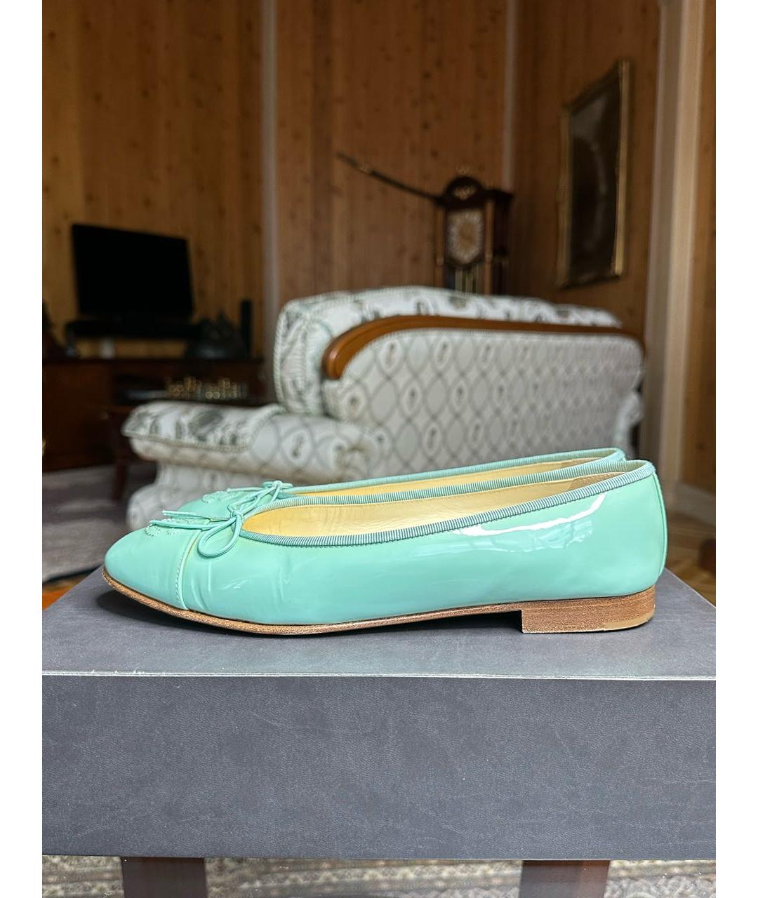 CHANEL Бирюзовые балетки из лакированной кожи, фото 5