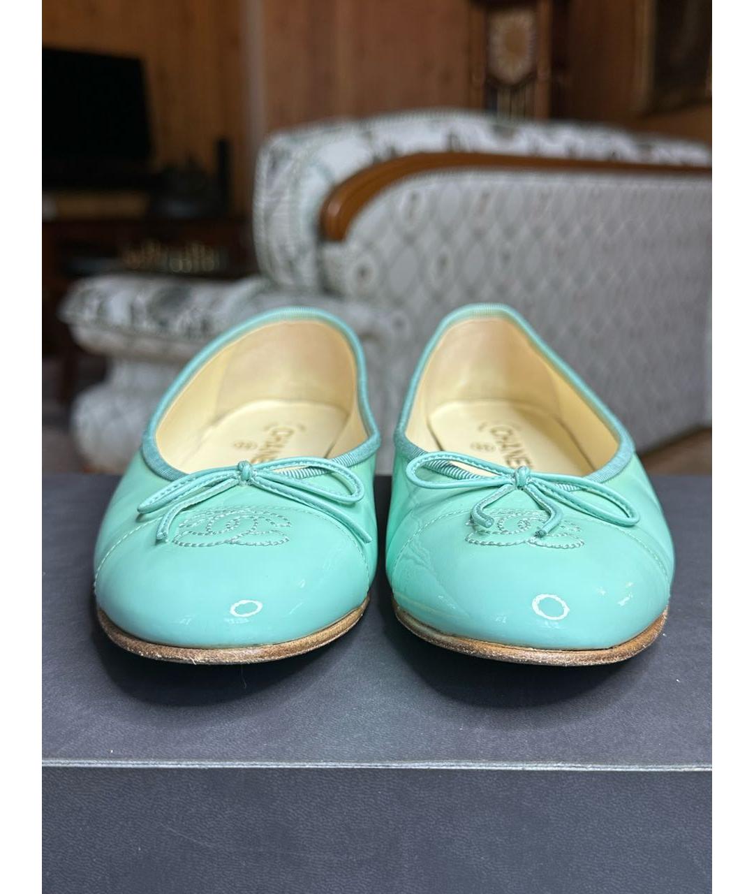 CHANEL Бирюзовые балетки из лакированной кожи, фото 3