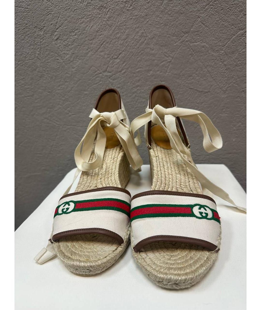 GUCCI Бежевые текстильные босоножки, фото 2