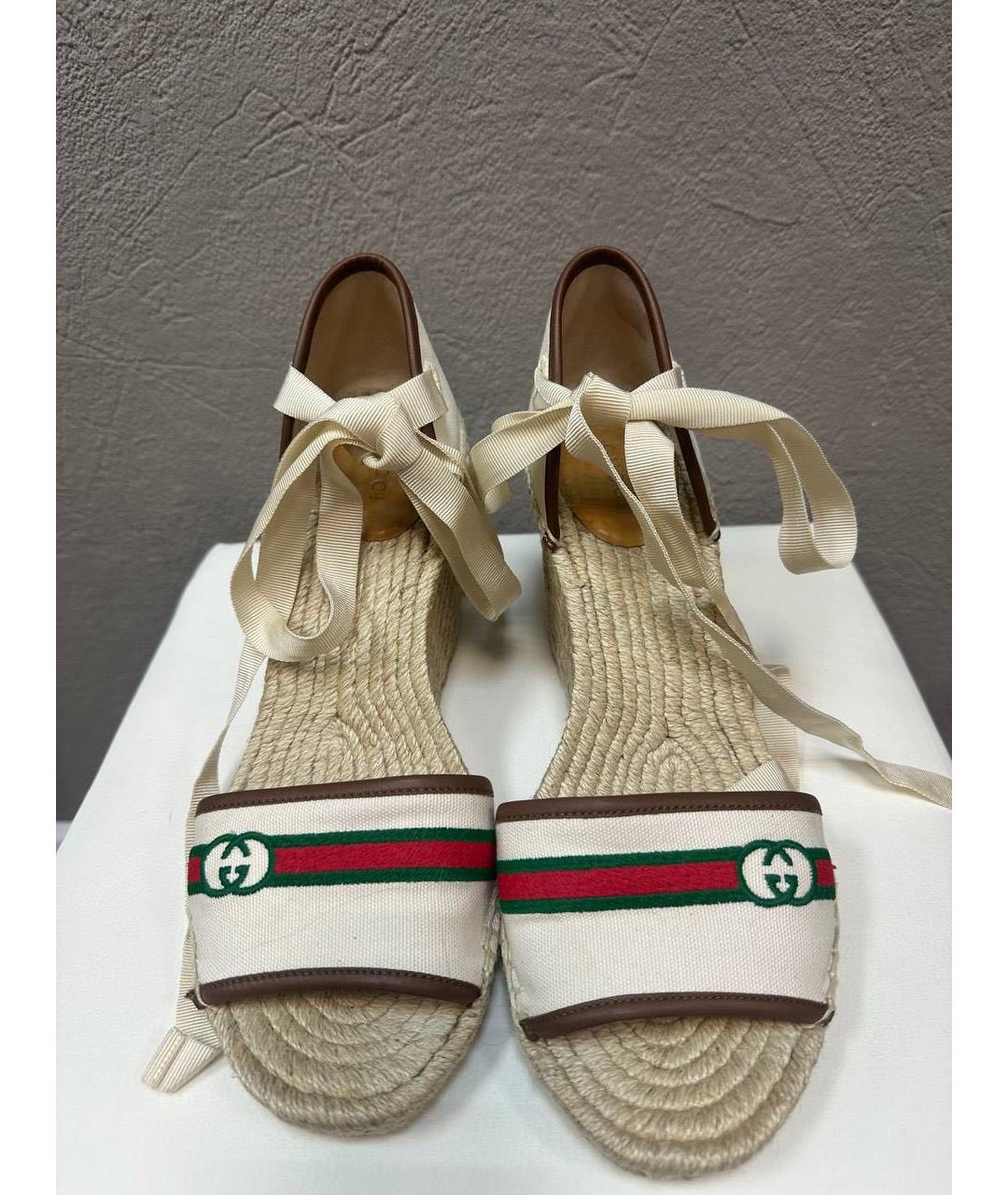 GUCCI Бежевые текстильные босоножки, фото 4