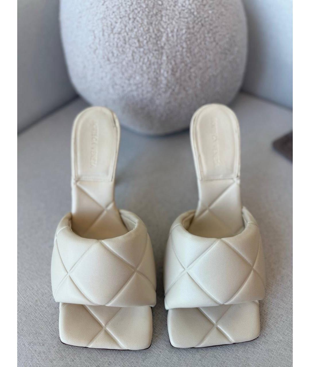 BOTTEGA VENETA Бежевые кожаные мюли, фото 2