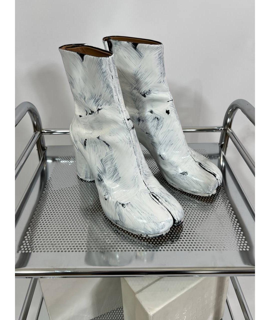 MAISON MARGIELA Белые ботильоны из лакированной кожи, фото 5