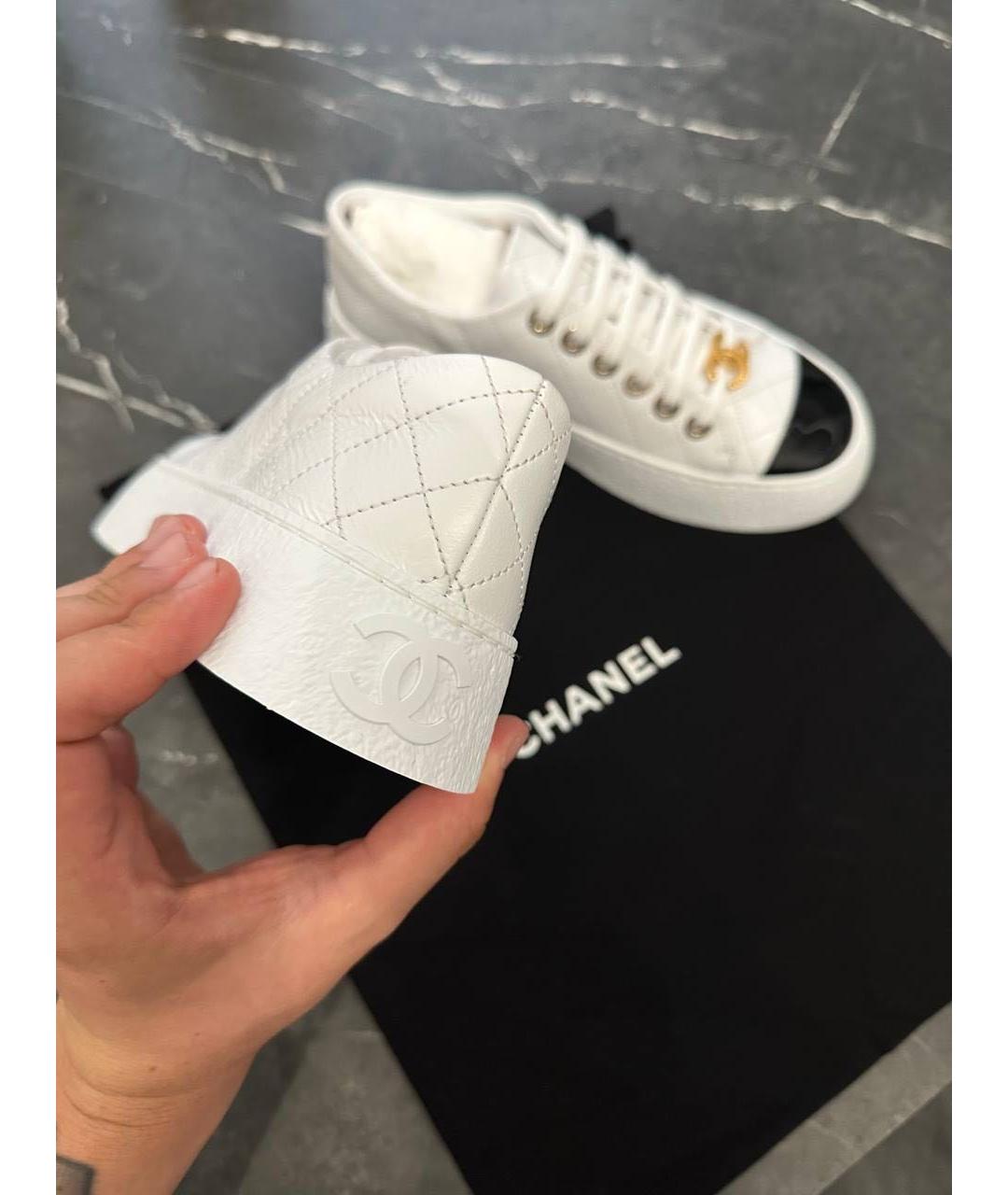 CHANEL Белые кожаные кроссовки, фото 2
