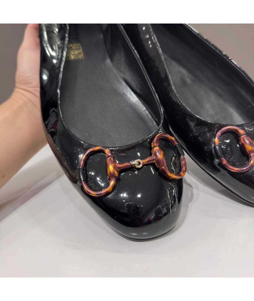 GUCCI Черные балетки из лакированной кожи, фото 3