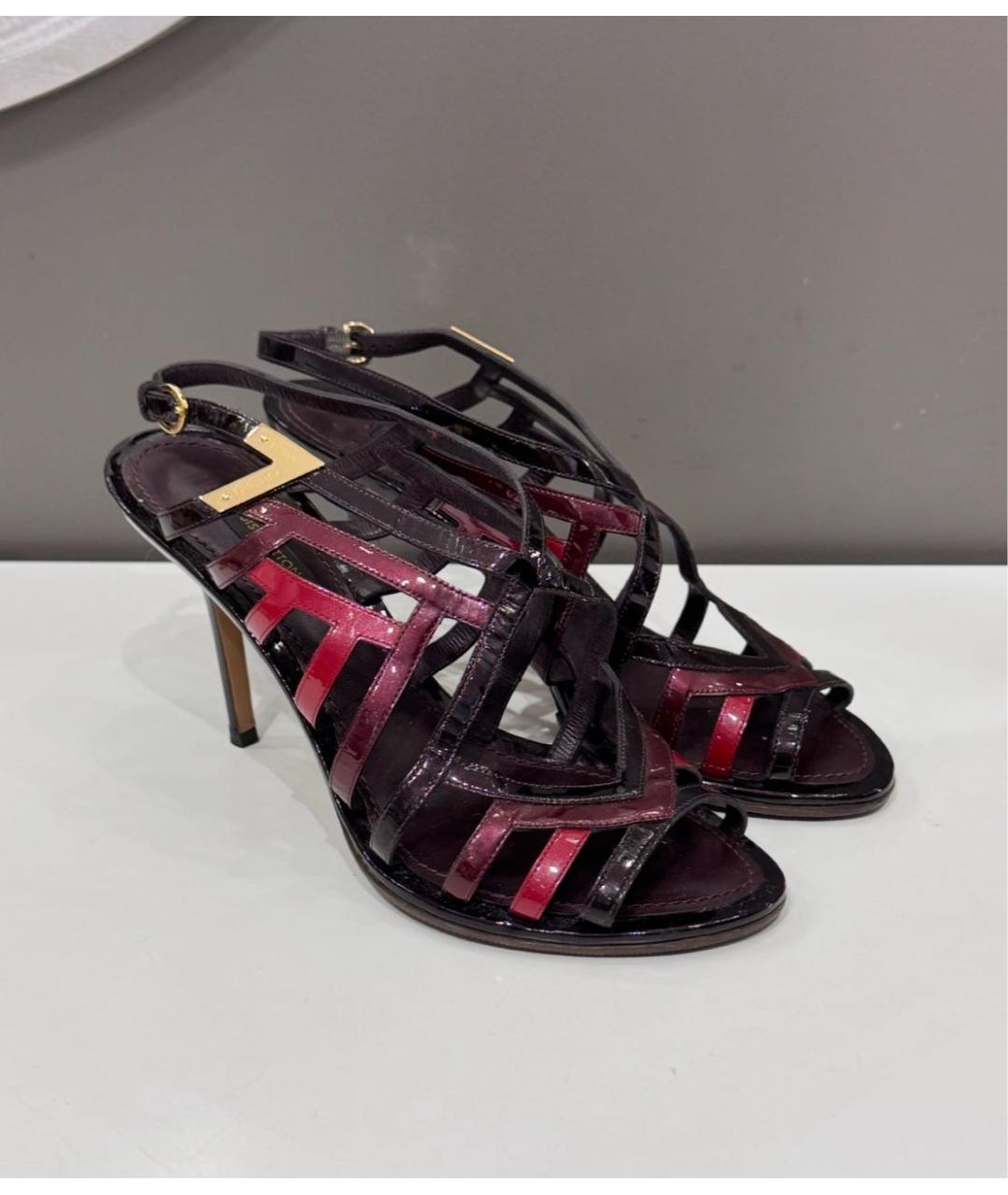 LOUIS VUITTON Бордовые босоножки из лакированной кожи, фото 2