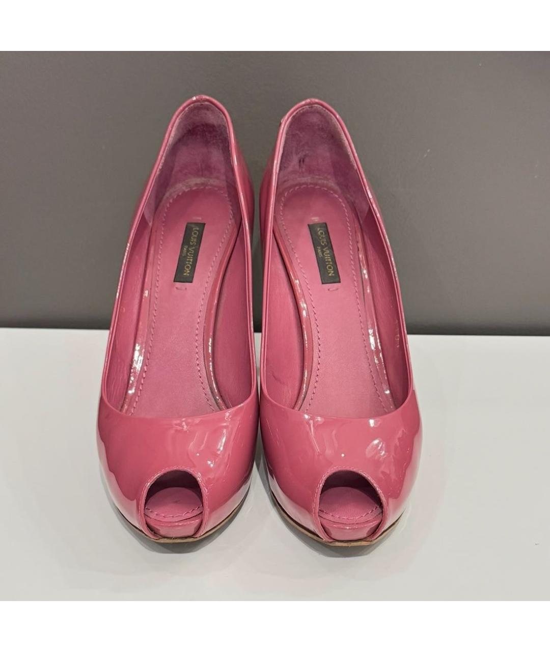 LOUIS VUITTON Коралловые туфли из лакированной кожи, фото 3