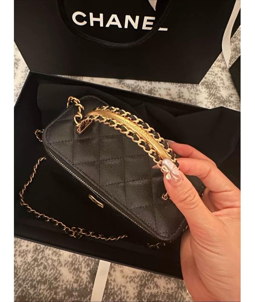 CHANEL Черная кожаная сумка с короткими ручками, фото 5