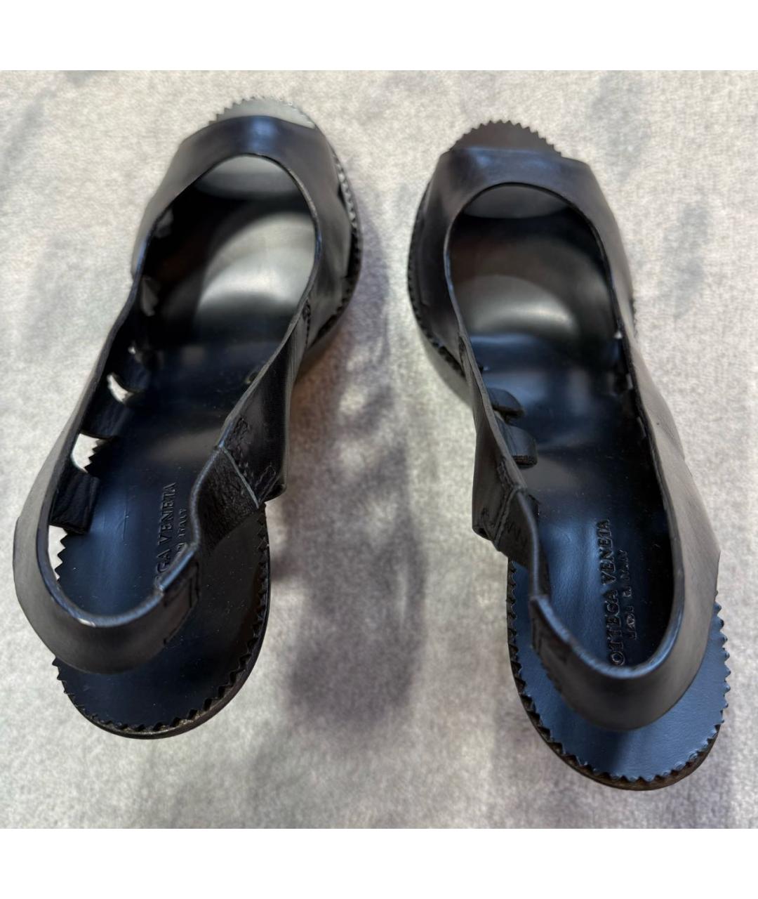 BOTTEGA VENETA Черные кожаные босоножки, фото 3