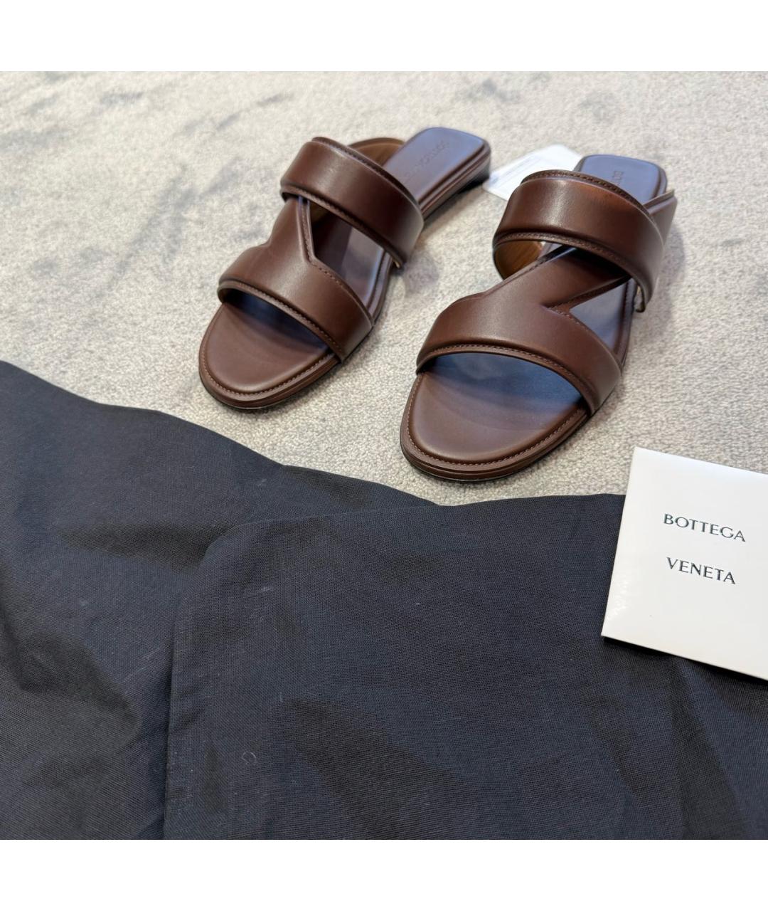 BOTTEGA VENETA Коричневые кожаные шлепанцы, фото 6