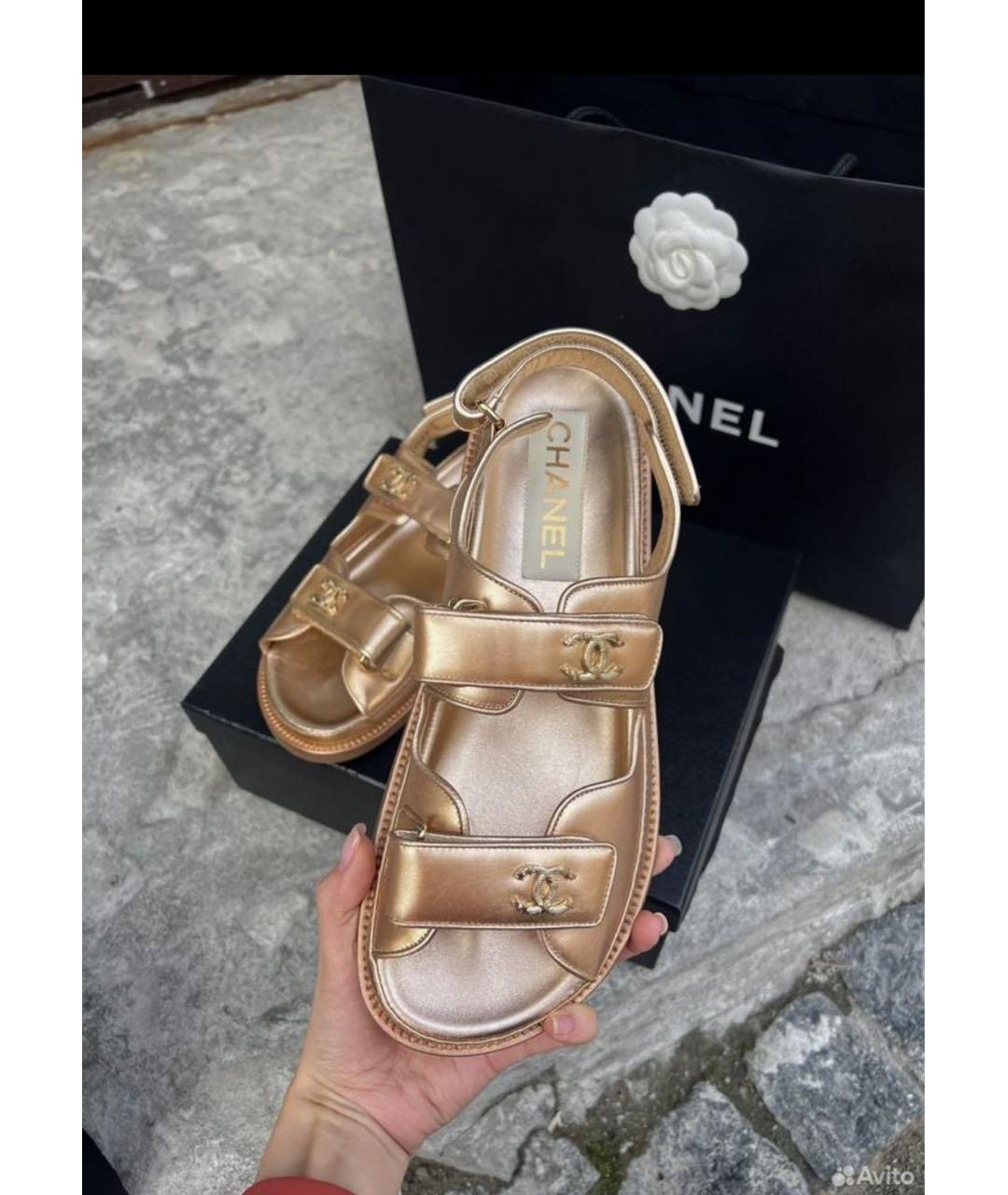 CHANEL Золотые кожаные сандалии, фото 6
