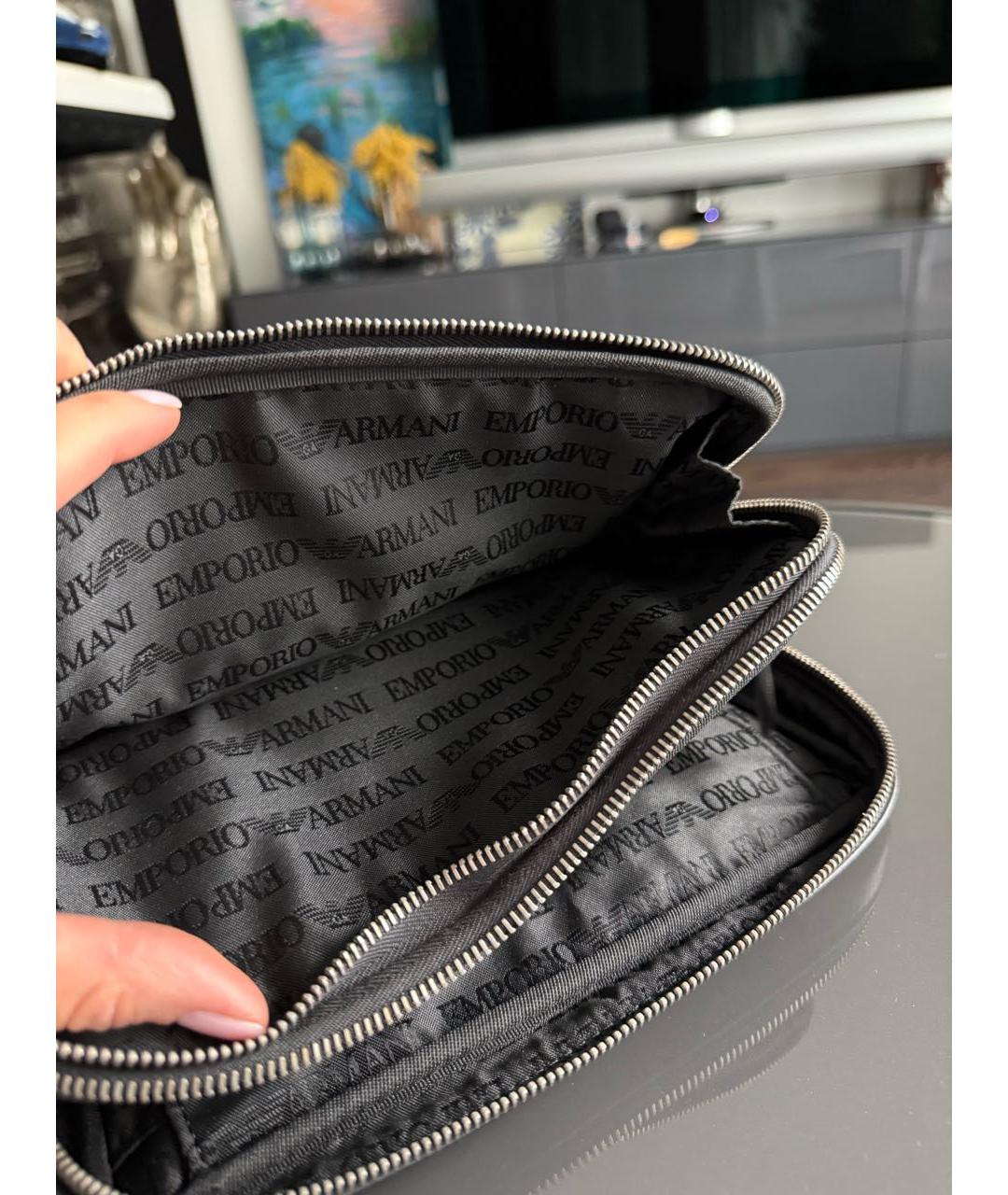 EMPORIO ARMANI Черная кожаная барсетка, фото 4