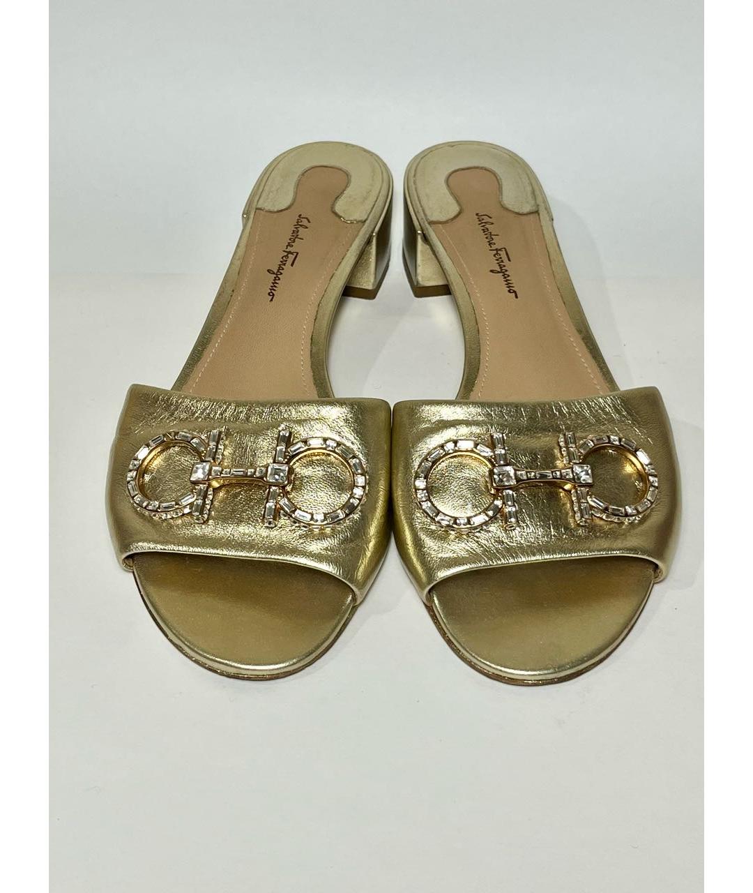 FERRAGAMO Золотые кожаные мюли, фото 2
