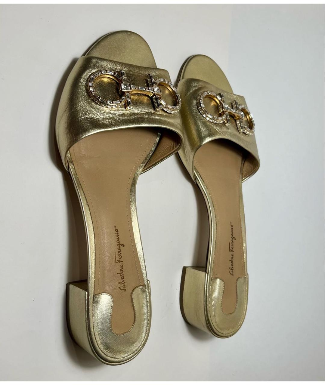 FERRAGAMO Золотые кожаные мюли, фото 3