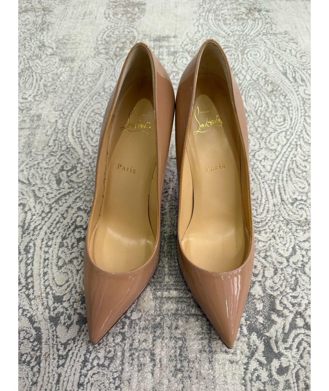 CHRISTIAN LOUBOUTIN Бежевые туфли из лакированной кожи, фото 2