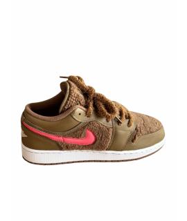 NIKE Кроссовки
