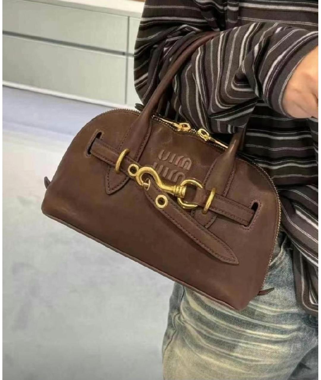 MIU MIU Коричневая кожаная сумка с короткими ручками, фото 6