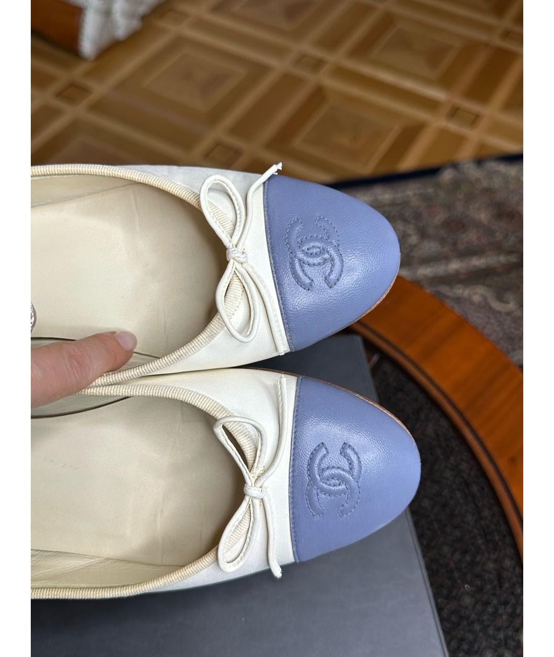 CHANEL Белые кожаные балетки, фото 3