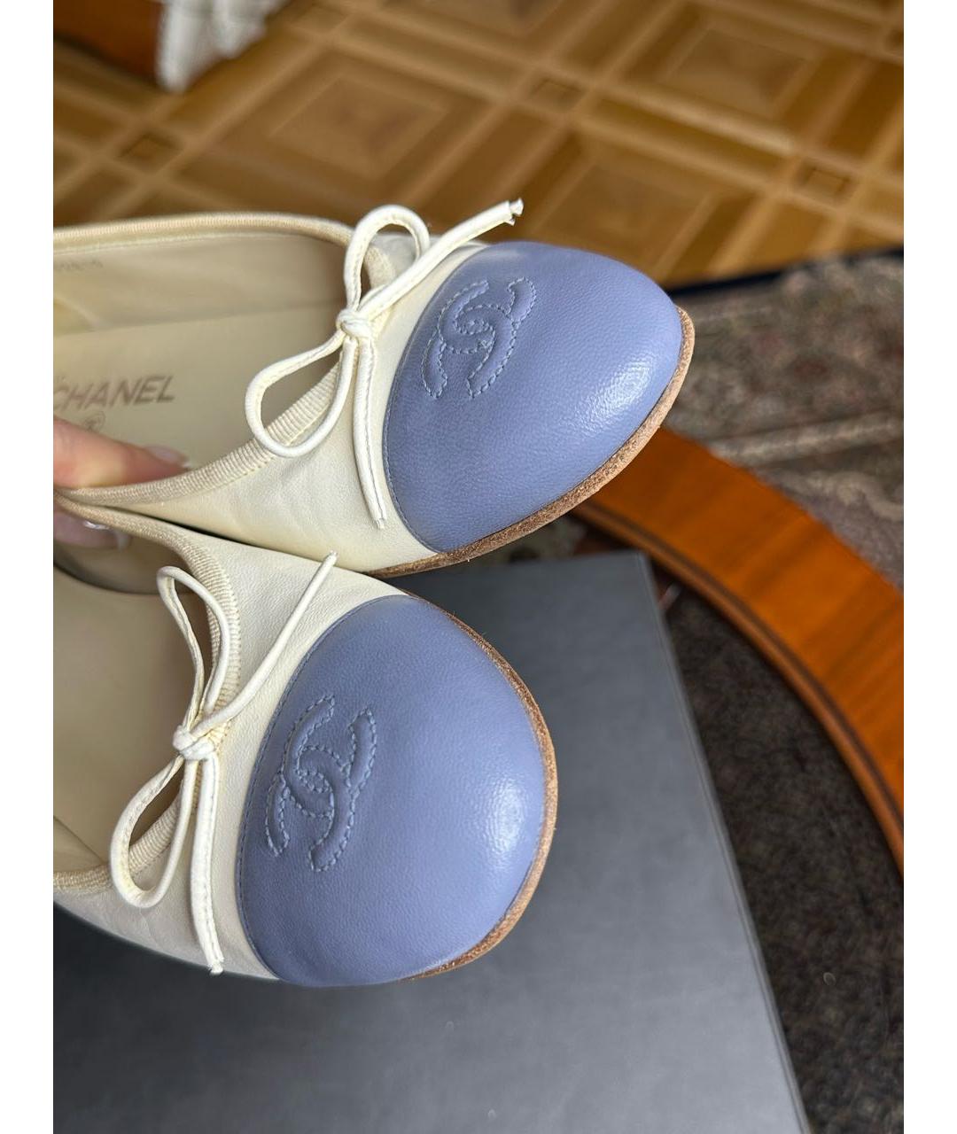 CHANEL Белые кожаные балетки, фото 6