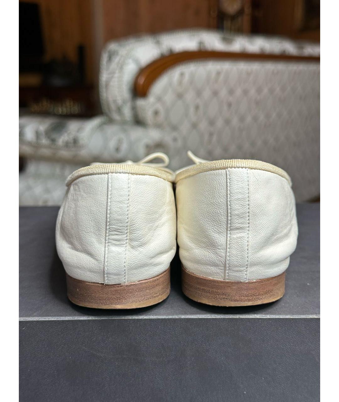 CHANEL Белые кожаные балетки, фото 4