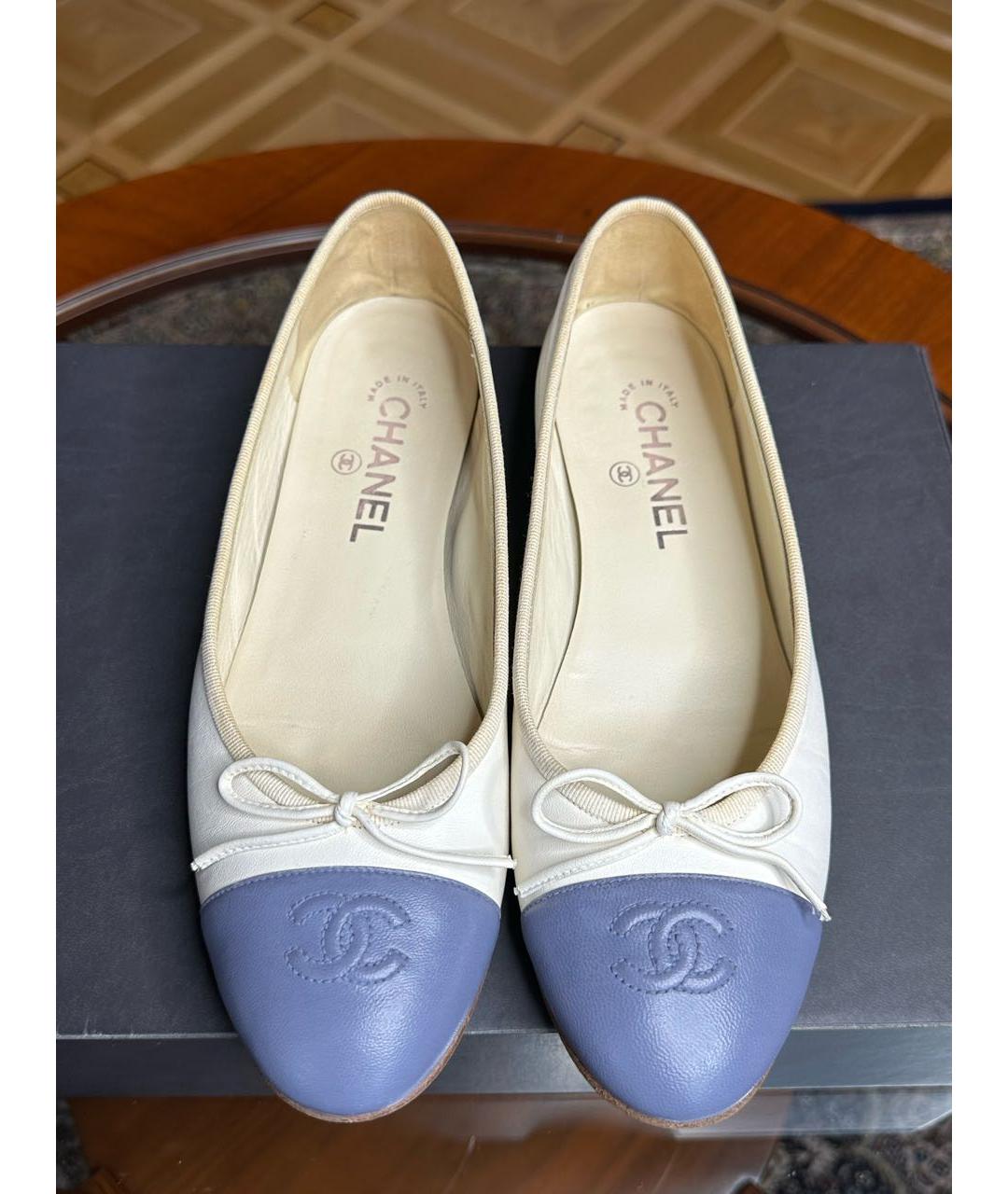 CHANEL Белые кожаные балетки, фото 2