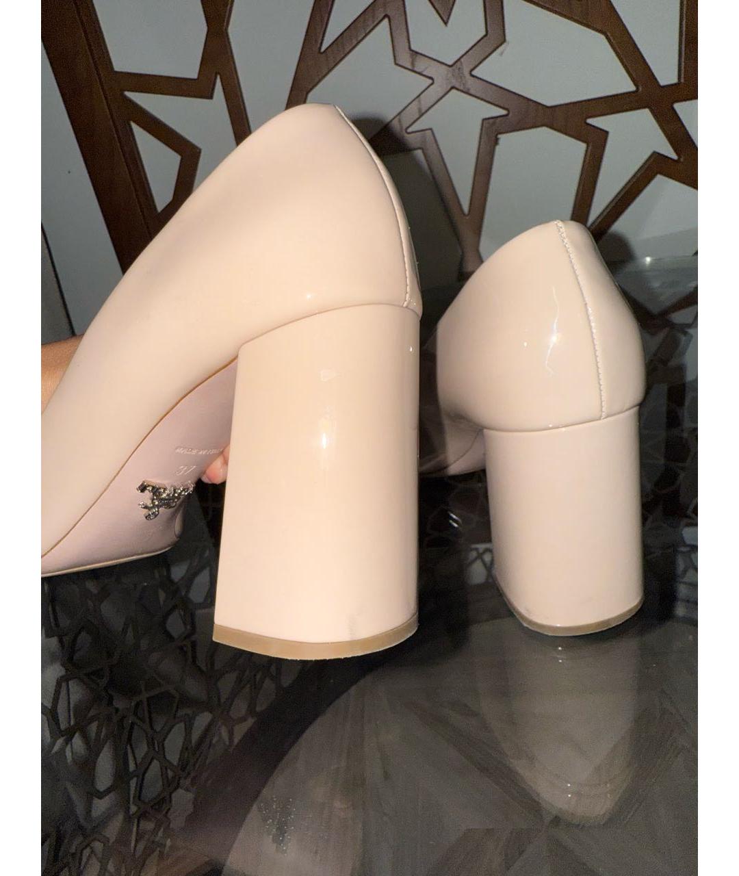 PRADA Бежевые туфли из лакированной кожи, фото 6