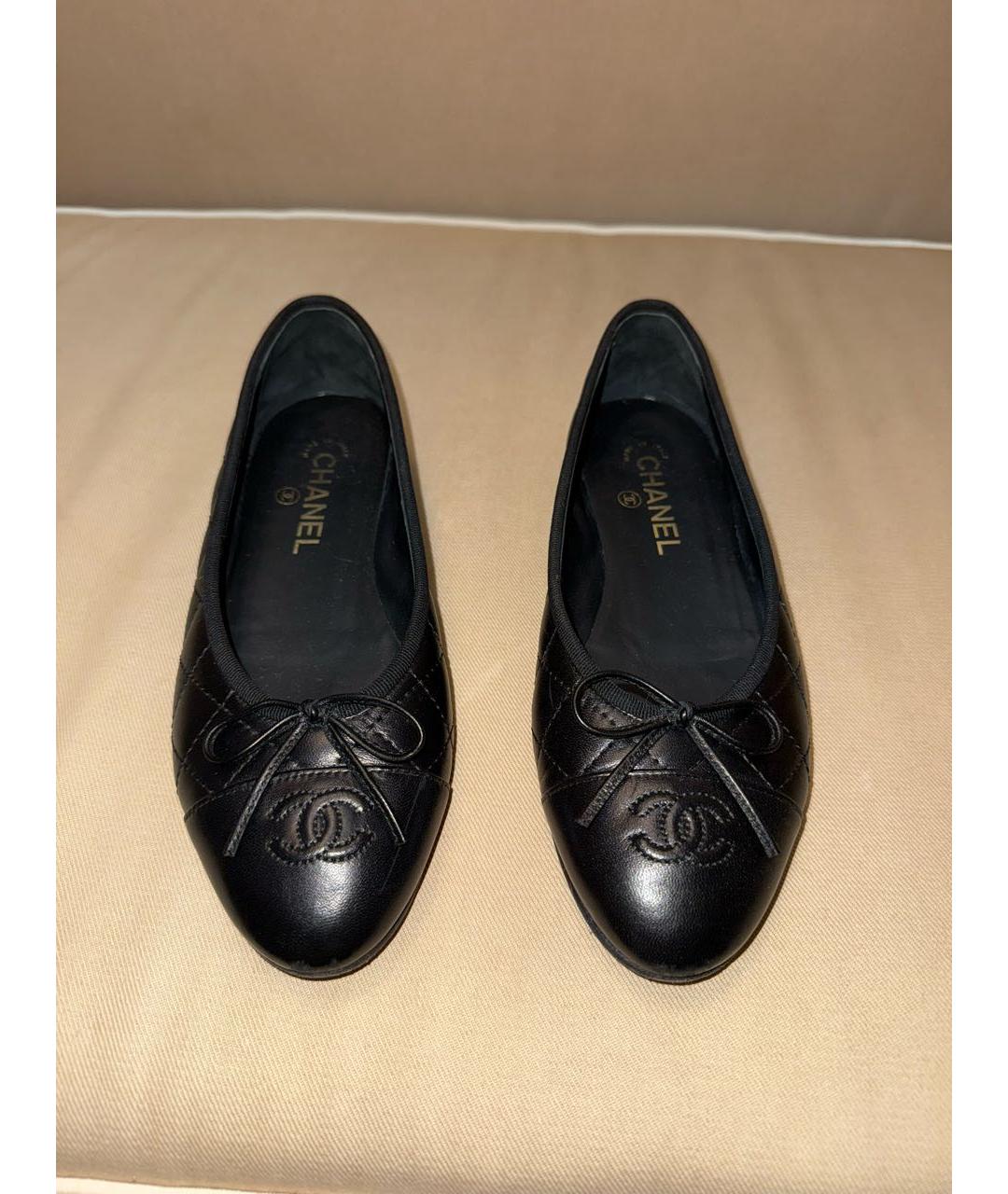 CHANEL Черные кожаные балетки, фото 2