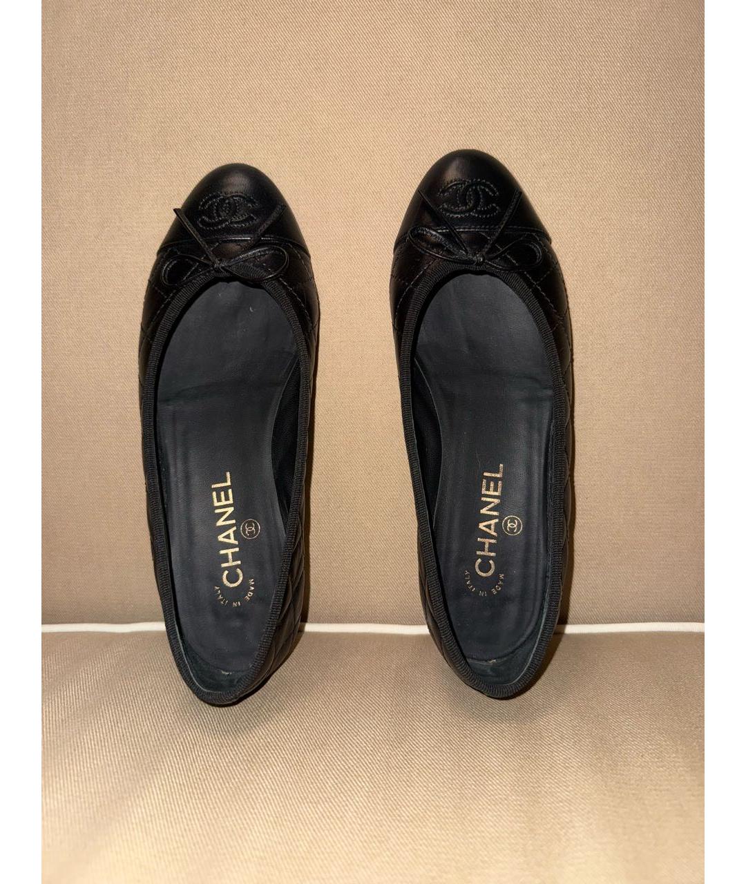 CHANEL Черные кожаные балетки, фото 3