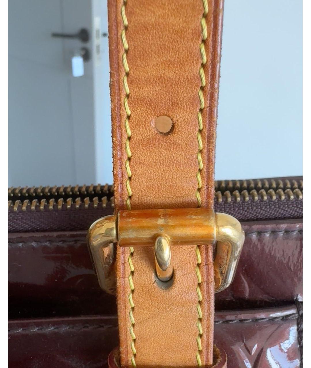 LOUIS VUITTON Бордовая сумка с короткими ручками из лакированной кожи, фото 6