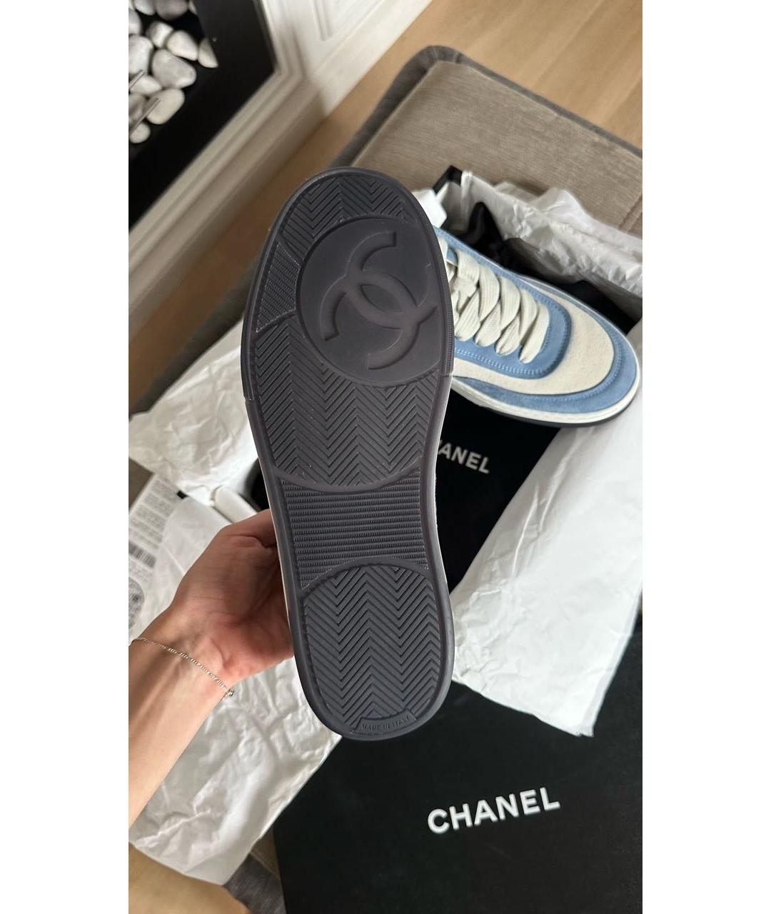 CHANEL Голубые замшевые кеды, фото 3