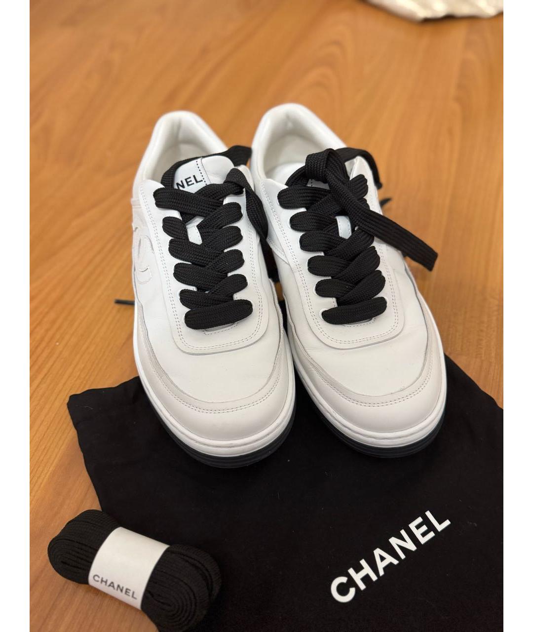 CHANEL Белые кожаные кеды, фото 2
