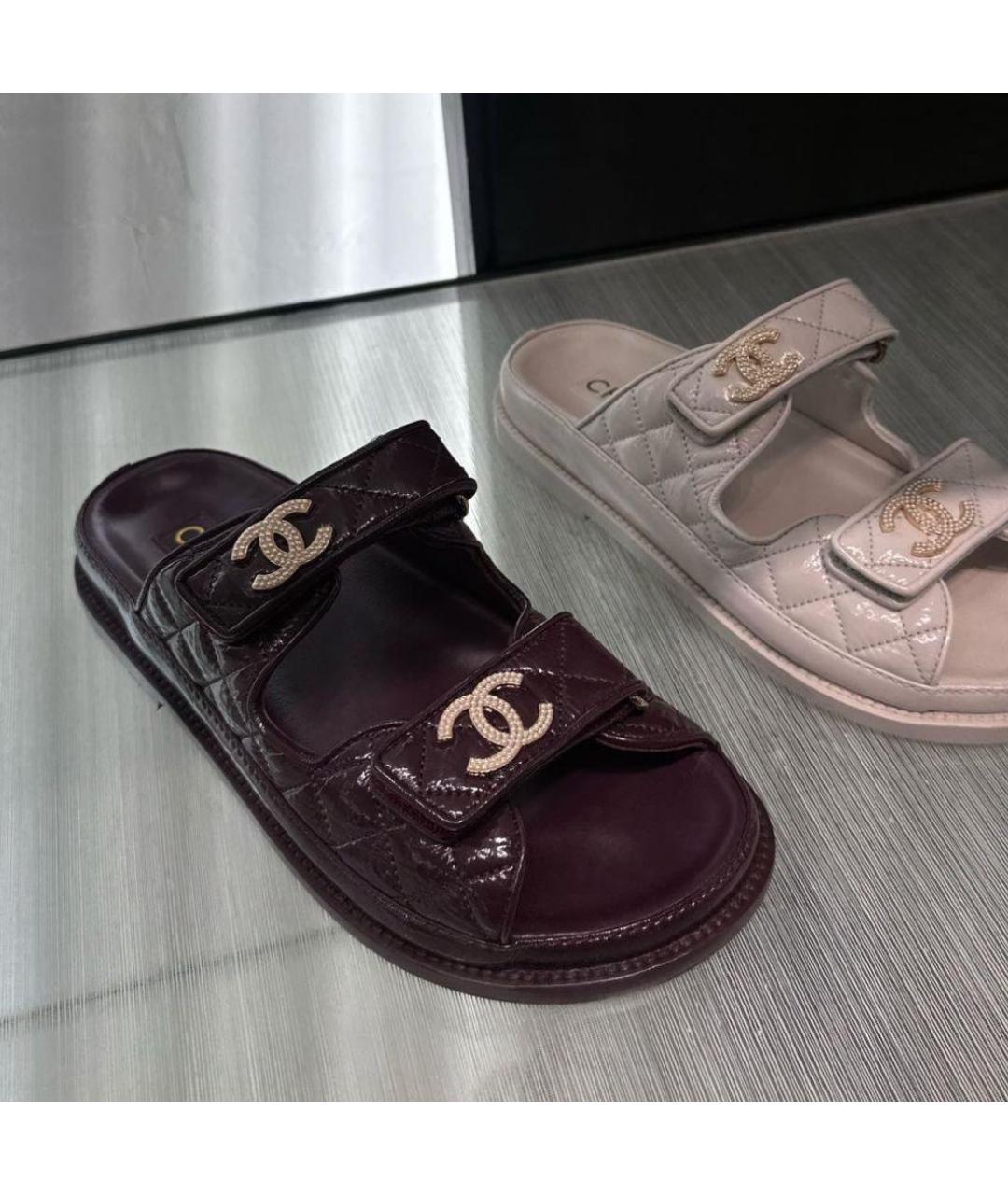 CHANEL Бордовые сандалии из лакированной кожи, фото 3