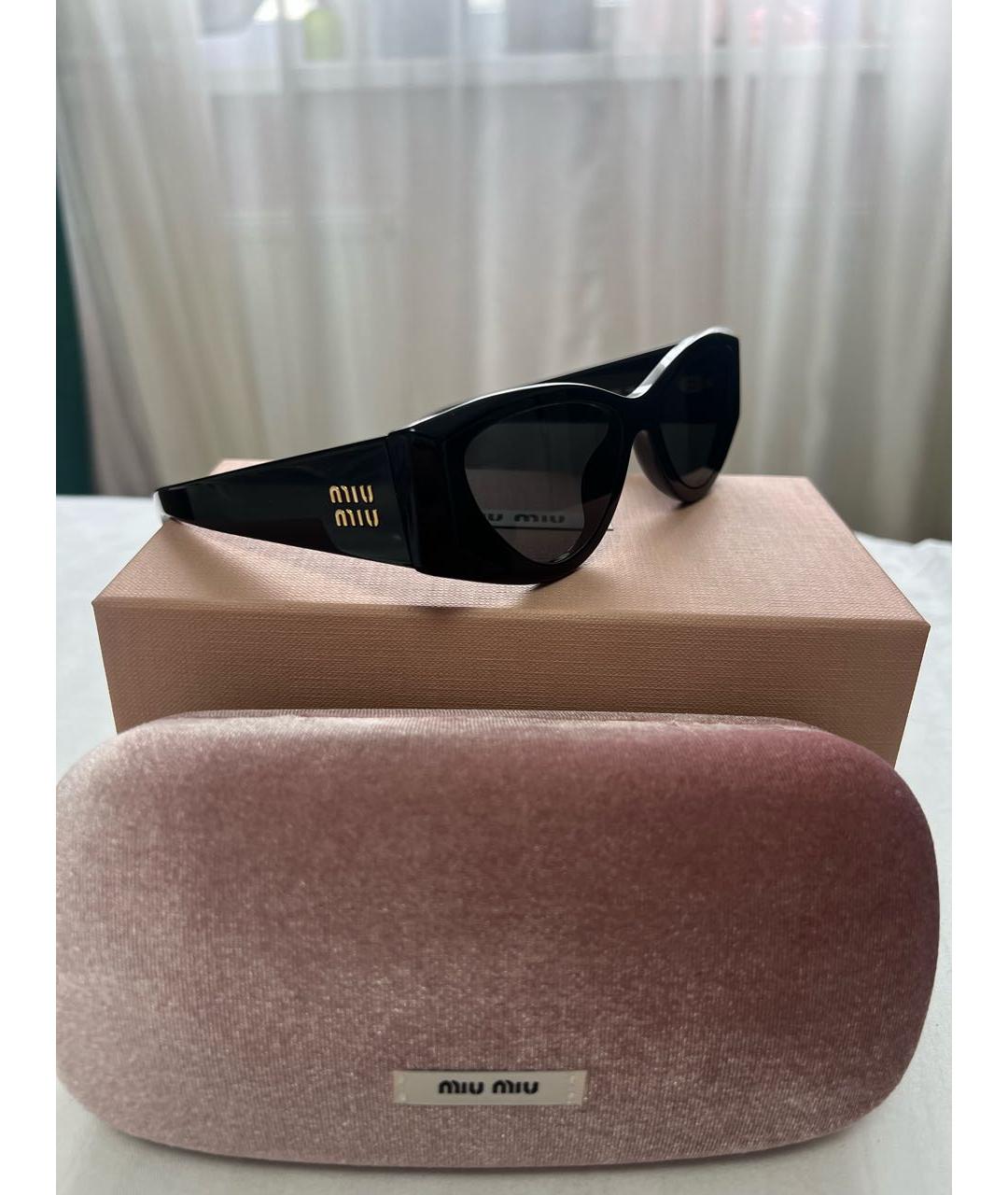 MIU MIU Черные пластиковые солнцезащитные очки, фото 4